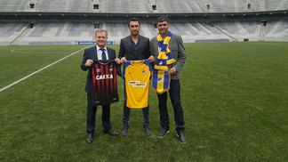Atlético-PR firma parceria com time do Chipre para intercâmbio de jogadores Visita do presidente do Apoel ao Atlético-PR, em Curitiba