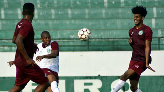 Guarani busca recuperação contra o Brasil-RS, em Pelotas Jogadores do Guarani treinam no Brinco de Ouro, em Campinas