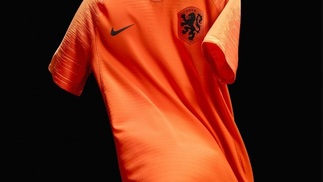 Fora da Copa do Mundo, Holanda apresenta novas camisas 1 e 2 Holanda Nova Camisa 1 Nike 240418
