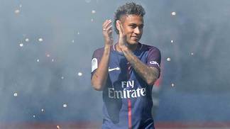 Allianz Parque, estádio da Juve e projetos premiados: veja estádios modernos que custaram menos que Neymar para o PSG No total, o PSG desembolsou 360 milhões de euros (R$ 1,37 bilhão) para ter Neymar. Mais do que suficiente para construir estádios modernos e premiados