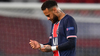 Todo mundo tem um um dia ruim, até o Neymar! Neymar lamenta derrota do PSG para o Manchester United, pela Champions