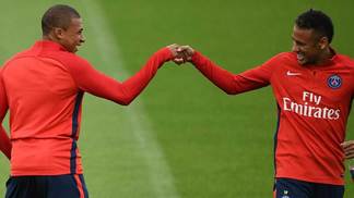Times das cinco grandes ligas da Europa gastaram 4,4 bilhões de euros em reforços Mbappé e Neymar, companheiros no milionário ataque do PSG