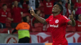 Internacional empresta zagueiro Eduardo para o Figueirense Eduardo defendeu o Atlético-GO em 2017