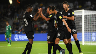Pachuca goleia o Al Jazira e fica com o terceiro lugar no Mundial Jogadores do Pachuca comemoram um dos gols do jogo