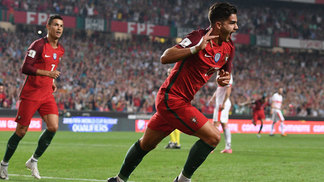 Ronaldodependência? Que nada! Veja quem é o atacante que divide o protagonismo com o craque na seleção portuguesa André Silva foi o quarto principal artilheiro da eliminatória europeia