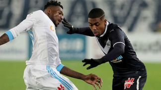 Marselha empata no fim contra o Bordeaux e mantém sequência invicta Malcom, do Bordeaux, em ação contra o Olympique de Marselha