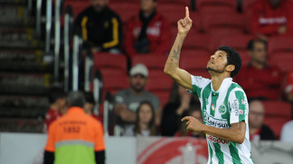 Juventude encara o ameaçado Luverdense para se manter no G-4 Tiago Marques, do Juventude, comemora gol sobre o Internacional