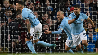 City vira 'na marra' contra vice-lanterna em casa, bate recorde e segue tranquilo na liderança antes de 'final' com United Futebol Premier League Manchester City Vitória West Ham 031217