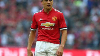 Uma rara entrevista de Alexis Sánchez: ‘Vim para o United porque tem história’ e ‘mandei mensagem parabenizando Wenger’ Alexis Sánchez em ação pelo Manchester United