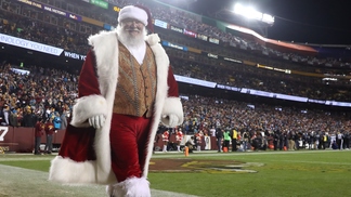 Sem espírito natalino: o dia em que torcedores dos Eagles atacaram Papai Noel