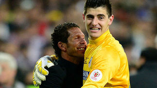 Ele agora é rival, mas um dos melhores goleiros do mundo não esquece Simeone: 'Faz você acreditar no impossível' Simeone e Courtois fizeram uma parceria de sucesso no Atlético de Madri
