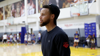 Stephen Curry merece estar à frente de Kobe Bryant em ranking histórico da NBA Steph é um dos 3 melhores PGs da história