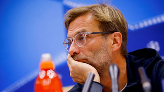 Klopp se irrita com pergunta sobre jogador que 'ama' e abandona coletiva: 'Isso é perda de tempo' Klopp se irritou com pergunta na coletiva pré-jogo