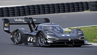 Carros elétricos são mais que uma tendência, são o futuro do automóvel Volkswagen ID R Pikes Peak