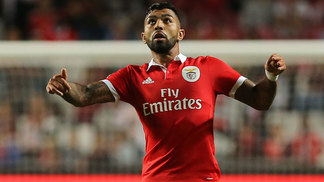 Gabigol entra na eleição 'Lixeira de Ouro', que escolhe o pior estrangeiro na Itália; veja os outros concorrentes Gabigol em ação pelo Benfica contra o Braga pela Taça da Liga de Portugal