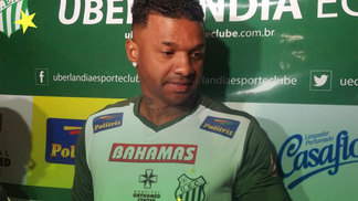 Ex-Corinthians e Flamengo, goleiro Felipe é apresentado como reforço de time mineiro Felipe Goleiro Apresentação Uberlândia 18/102/107