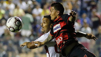 Com interino, Internacional empata com o Oeste e garante o retorno para a Série A Pottker em ação pelo Internacional contra o Oeste, em Barueri