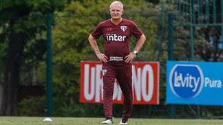 Com Dorival pressionado, São Paulo reencontra rival responsável por queda de Rogério Ceni Dorival Júnior durante o treino desta segunda-feira