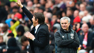 Mourinho insinua que técnicos rivais são chorões e leva resposta atravessada de Conte: 'Tome conta do seu time' Antonio Conte Chelsea Jose Mourinho Manchester United Premier League 16/04/2017