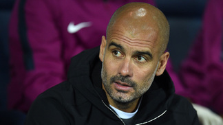 Veja por que Guardiola quer mandar uma garrafa de vinho cara para comentarista de TV Guardiola comemorou a chance de jogar como mandante