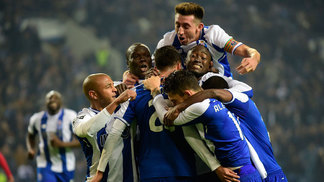 Porto passa fácil pelo Rio Ave na Copa da Liga de Portugal Jogadores do Porto comemoram vitória contra Rio Ave