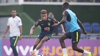 Entenda como Tadic foi fundamental para David Neres estar na Copa América David Neres em ação já nos treinamentos de Teresópolis