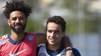 Pé quente! Sem jogar, Cristian vê companheiros serem campeões do Paulista, do Brasileiro e da Libertadores Cristian Jadson Treino Corinthians 13/02/17