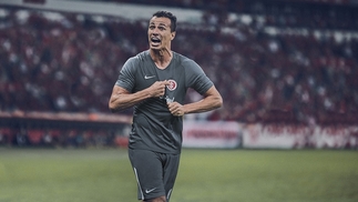 Inter apresenta nova camisa 3 cinza, inspirada em 'força da arquibancada' Internacional Nova Camisa 3 Nike 200818