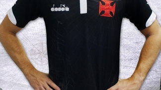 Vasco capricha em nova camisa 3 inteira preta Vasco Nova Camisa 3 Diadora 240918