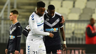 Bordeaux perde feio para o Strasbourg e segue mal no Francês Bordeaux perdeu para o Strasbourg pelo Francês