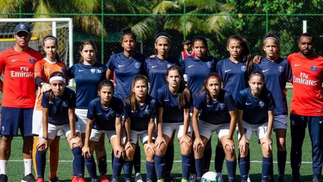 Em busca de um sonho, embarquei para Paris e para jogar futebol Meu time