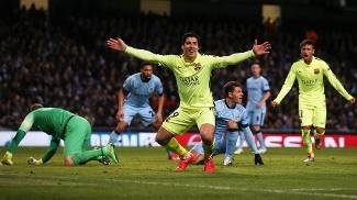Buffon: 'Eu e Casillas não fomos jogadores normais' Suárez marcou os dois gols na vitória do Barcelona
