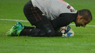 Goleiro do Oeste é punido por injúria racial contra jogador do América-MG Rodolfo, goleiro do Oeste é punido por injúria racial contra jogador Messias, do América-MG