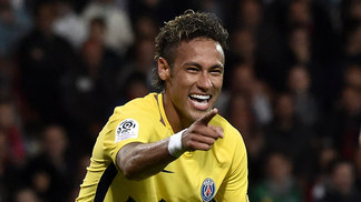 Antes de Neymar brilhar: relembre como foram as estreias dos mais caros da história Neymar brilhou em sua primeira partida pelo PSG