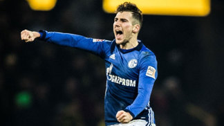 Jornal: Barça envia olheiro a clássico alemão e tentará contratar destaque do Schalke de graça Goretzka comemora gol do Schalke 04 contra o Borussia Dortmund