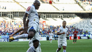 No Mineirão, Cruzeiro vence o Sport e dorme no G-6 Sassá abriu o placar pelo Cruzeiro