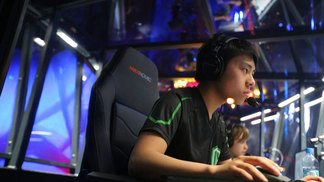 Com apenas 17 anos, ana é uma estrela em ascensão no 'DOTA 2' e não sabe disso Ana, australiano de 17 anos, é um dos destaques na 'nova safra' de DOTA 2