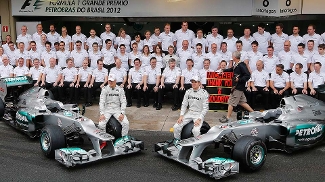 Rosberg lembra tempos com Schumacher: 'Era tratado como Deus' Equipe Mercedes homenageou Schumacher em sua despedida