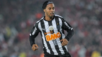 Atlético-MG acerta pendências com Ronaldinho, mas nega jogo de despedida Ronaldinho Atlético-MG Independiente Santa Fe Libertadores Colômbia 04/04/2014