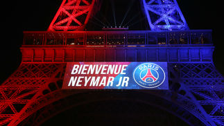 Da Torre Eiffel a 'grande blefe': saída do PSG vai fazer Neymar sentir saudade do jeito caótico que deixou Santos e Barcelona Torre Eiffel