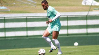 Bruno Aguiar fala de recuperação no Goiás e foca em clássico decisivo contra o Vila Nova Bruno Aguiar Treino Goiás