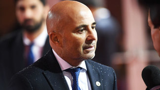Sampaoli revela que recebeu propostas de três times brasileiros e se espanta: 'Um me deu até contrato em branco' Jorge Sampaoli Argentina Sorteio Grupos Copa-2018 01/12/2017