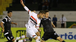 Botafogo-SP faz gol nos acréscimos, vence o Bragantino e fica na ponta A vitória no duelo paulista garantiu ao Botafogo-SP a ponta da tabela