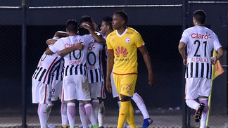 Possível adversário do Corinthians, Libertad sai na frente do Santa Fe Livertad venceu em casa