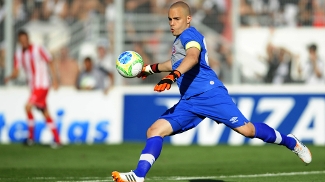 Red Bull anuncia ex-corintiano Júlio César para o Paulistão Goleiro Júlio César acredita em títulos e acesso em 2015 para o Náutico
