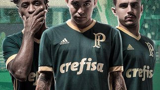 Revista inglesa elege uniforme do Palmeiras como o 2º mais bonito do mundo; Flamengo é o 8º Imagem divulgada pelo Palmeiras do novo terceiro uniforme do clube