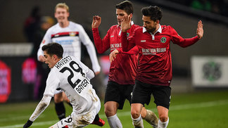 Em jogo de 8 gols, Hannover empata com Bayer Leverkusen Hannover