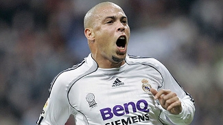Com quatro brasileiros, jornal lista 12 melhores contratações no último dia do Mercado da Espanha; veja todos Com sete gols, Ronaldo 'Fenômeno' é o brasileiro que mais marcou no clássico de Madri; reveja todos