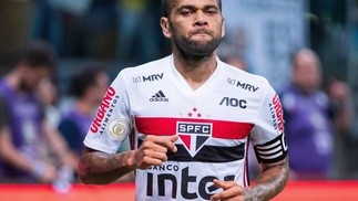 Terrorismo digital no futebol: temos que reconhecer o estrago que ele faz Daniel Alves durante jogo entre São Paulo e Palmeiras, pelo Brasileiro