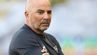 Amo técnicos argentinos em clubes brasileiros; odeio o desprezo deles por falar português Jorge Sampaoli, Atlético-MG